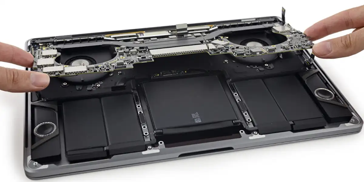 Înlocuire baterie MacBook București — atelier Radical Solutions, OEM premium și Original Apple cu cycle count 0